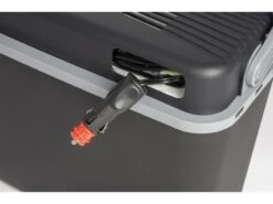 Autokoelbox - Arctic - 12 Volt - 12 Liter - Zwart/Grijs 10 Autokoelbox - Arctic - 12 Volt - 12 Liter - Zwart/Grijs -TrailNest Winkel 57 2 autokoelbox artic 12 volt 12 liter zwart grijs 6702862